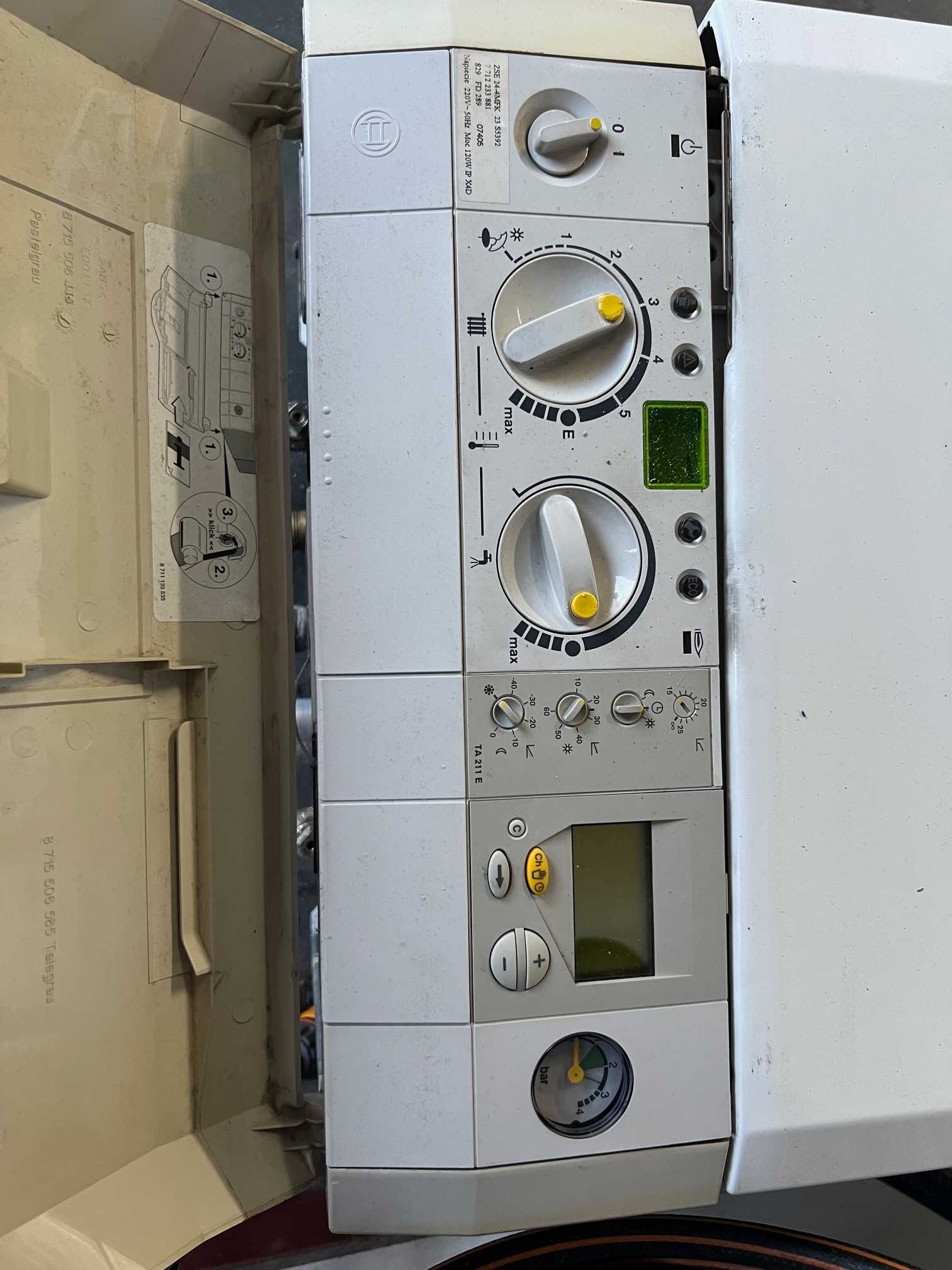 Piec gazowy jednofunkcyjny Junkers ZSE 24-4MFK z zasobnikiem ST-160