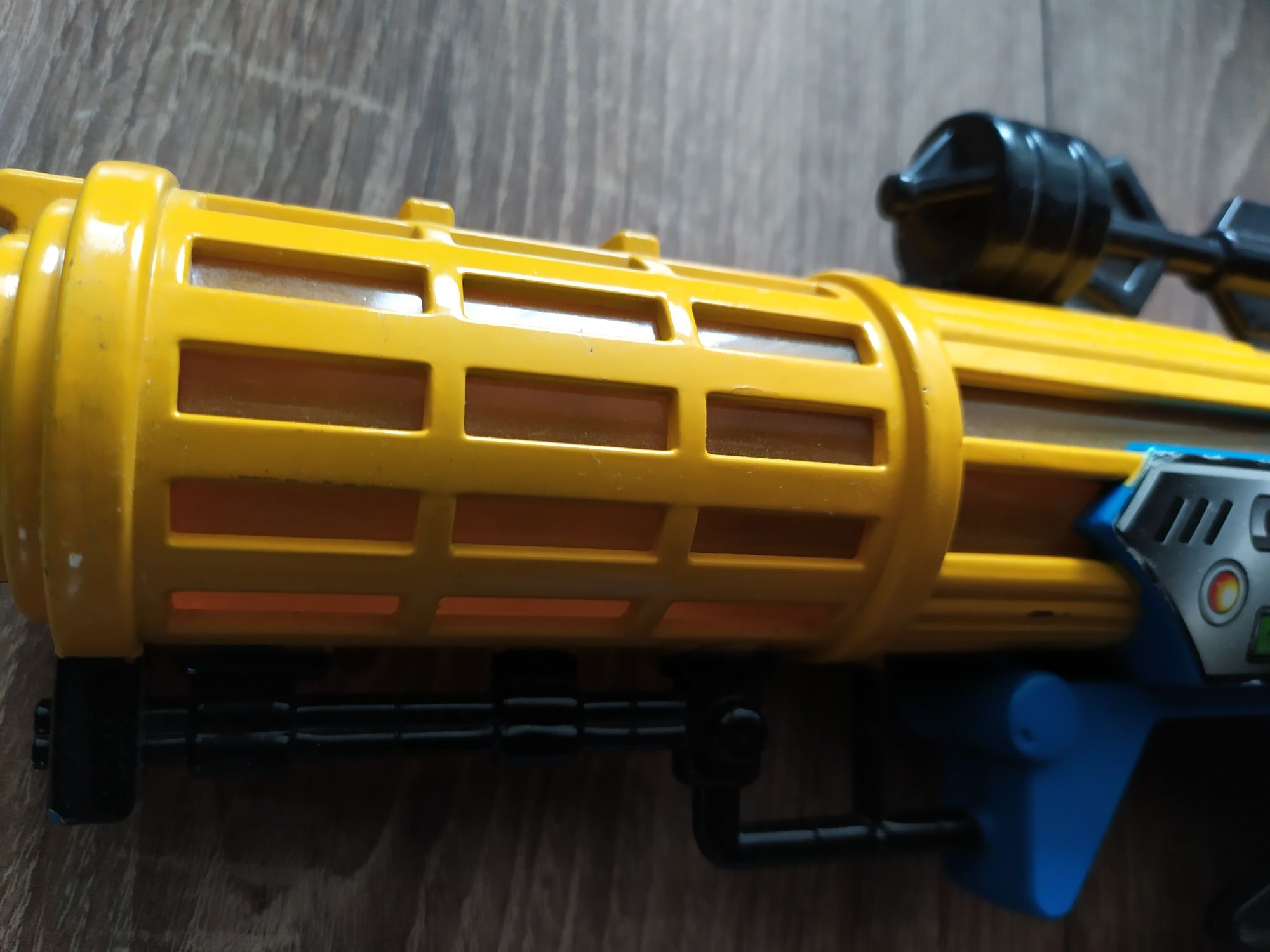Pistolet plastikowy Flash Gun zabawka 3+ błyska strzela