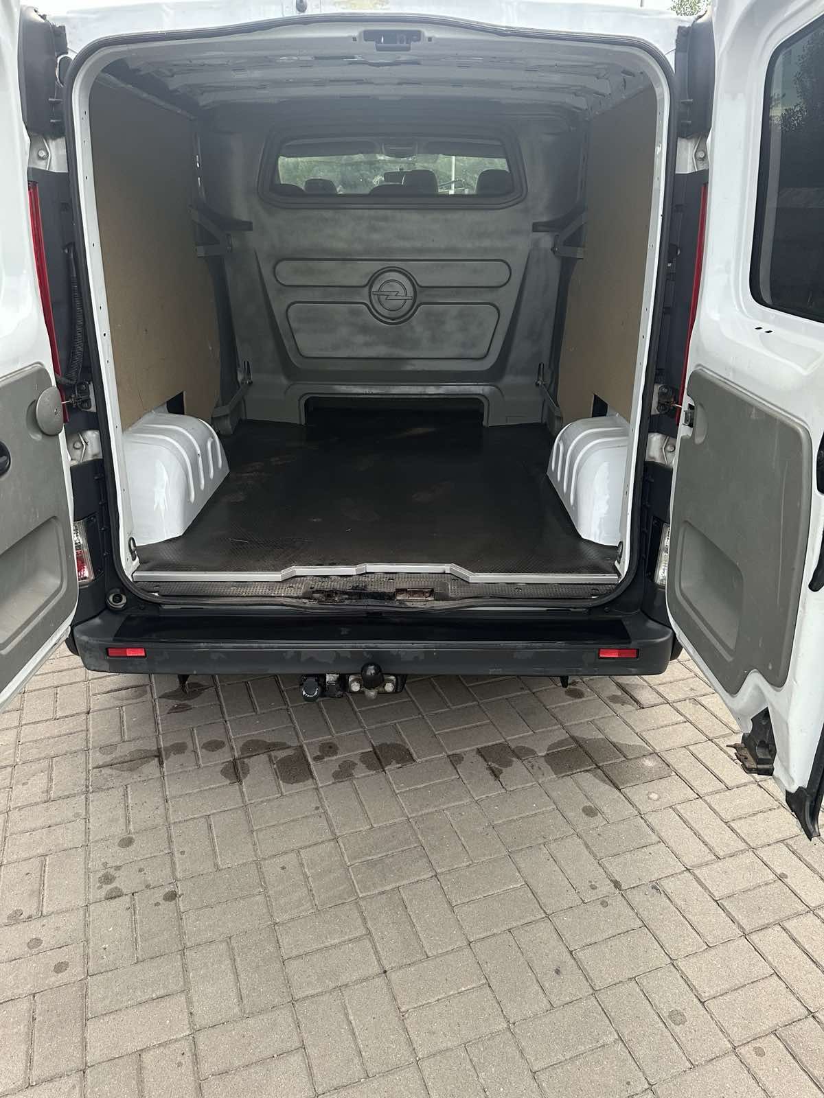 Opel Vivaro Опель Віваро пасажир