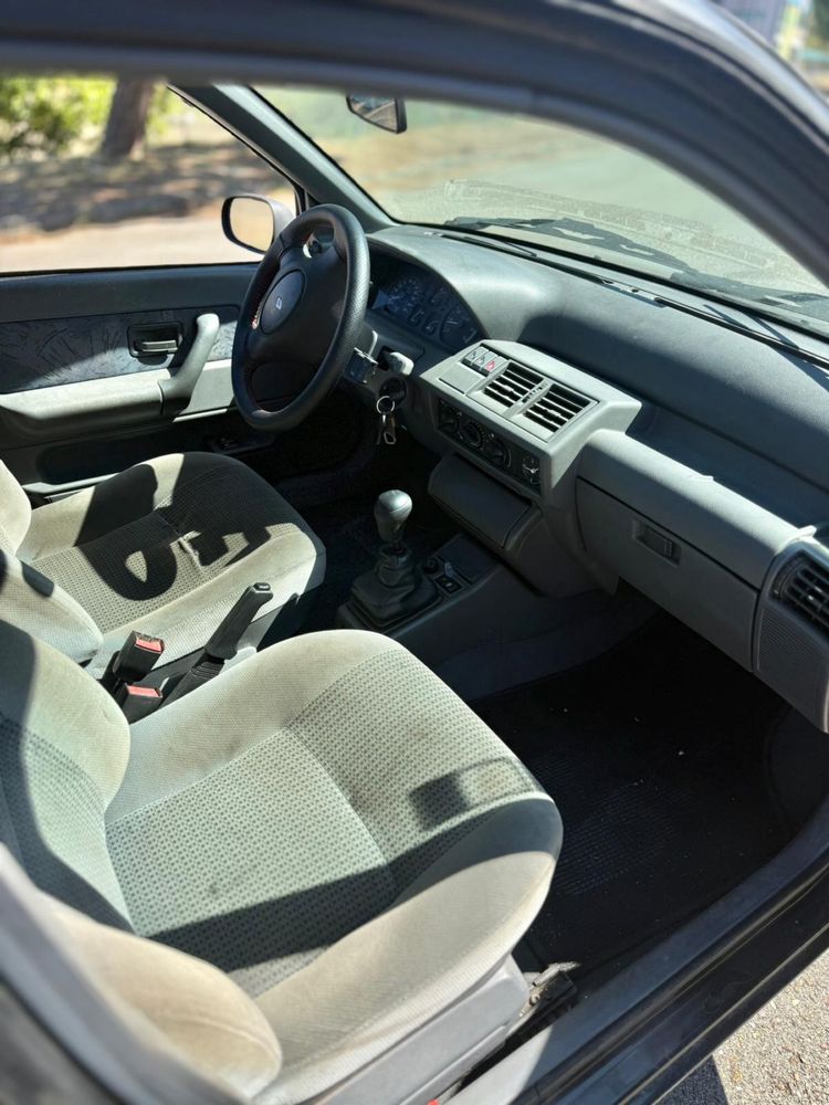 Renault Clio 1.2RT (Poucos KM)