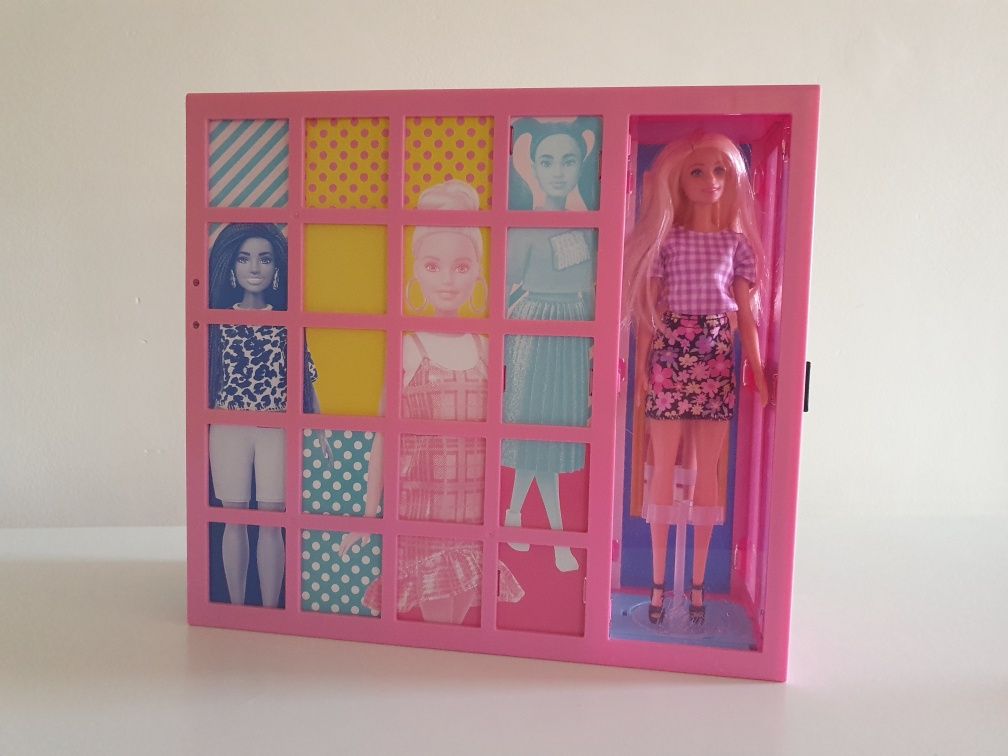 BARBIE Fashionistas Wymarzona szafa GBK10