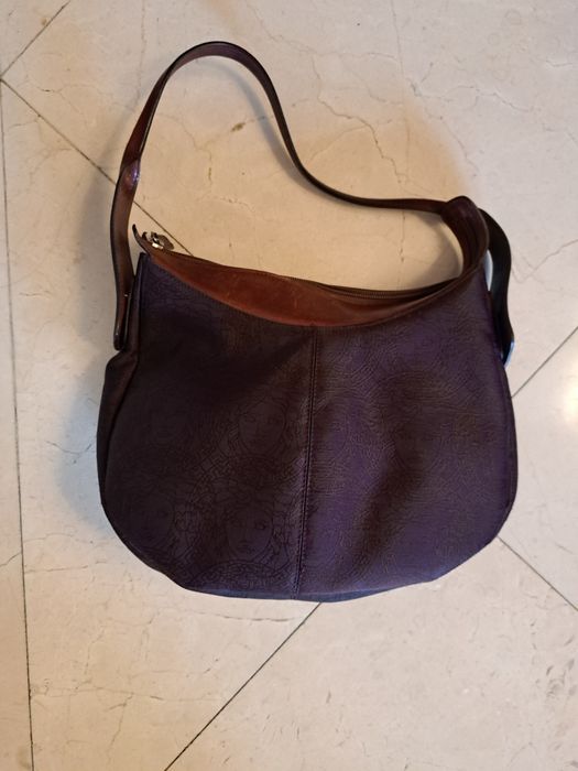 Mala da versace em perfeitas condições com saco para proteger