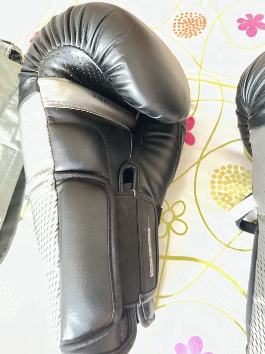 Luvas de boxe e Krav Maga 18oz