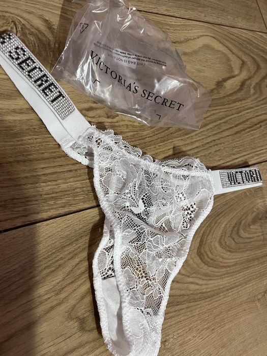 Majtki stringi Victoria Secret *VS* cyrkonie/koronka białe