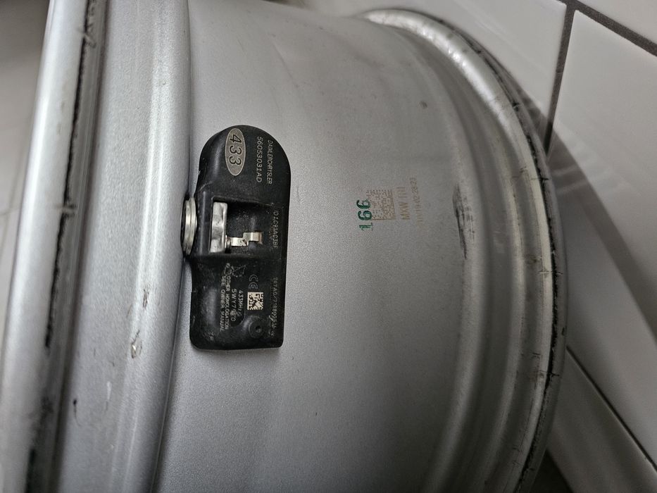 Alufelgi 16 5x114,3+czujniki Toyota Auris Corolla Verso Avensis Rav4