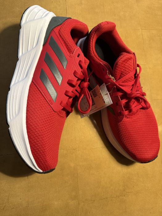 Sprzedam nowe buty sportowe adidas rozmiar 43 1/3