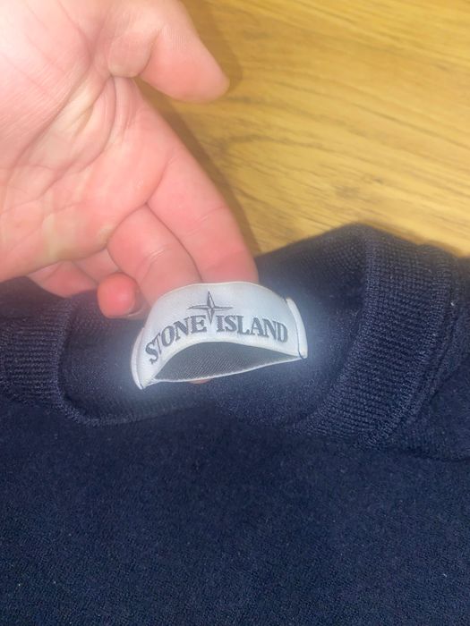 Sprzedaję sweter znanej marki stone island oryginalny