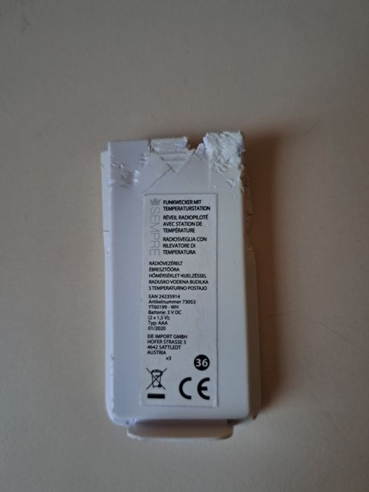 Радіобудильник з температурною станцією.