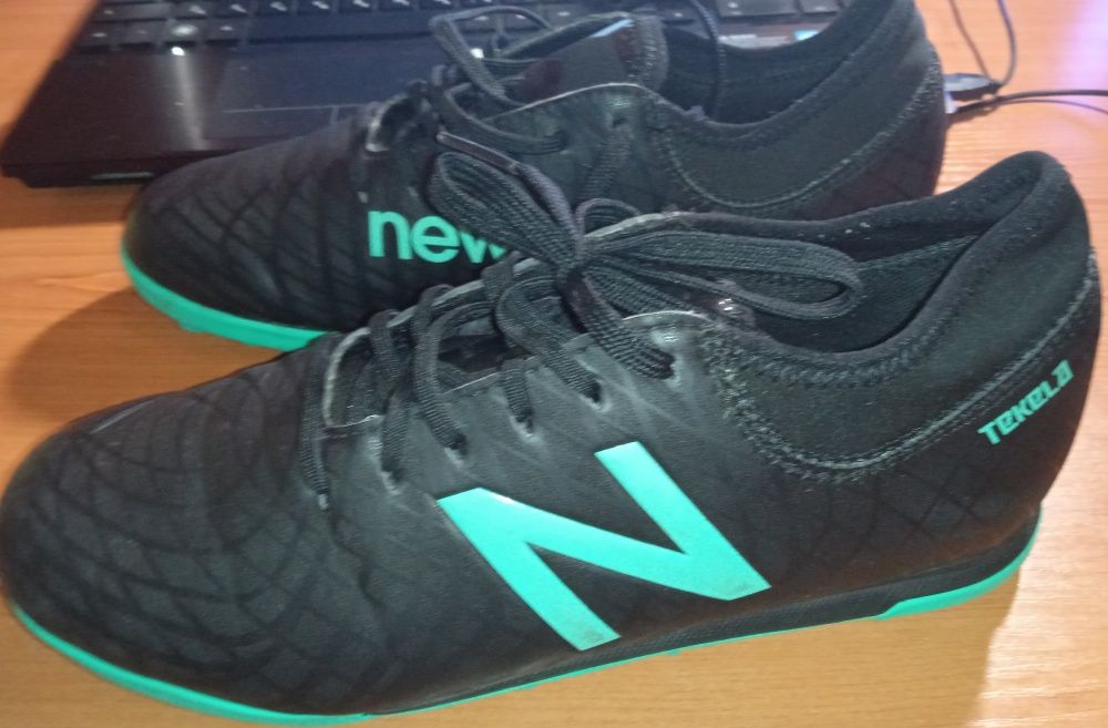 Футбольные кроссовки NEW BALANCE,сороконожки