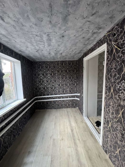 Продається будинок в центрально - міському районі .