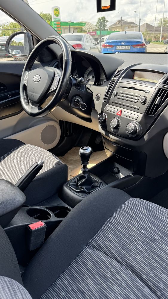 Киа Сиид Kia Ceed 2008 рік 1.4 бенз