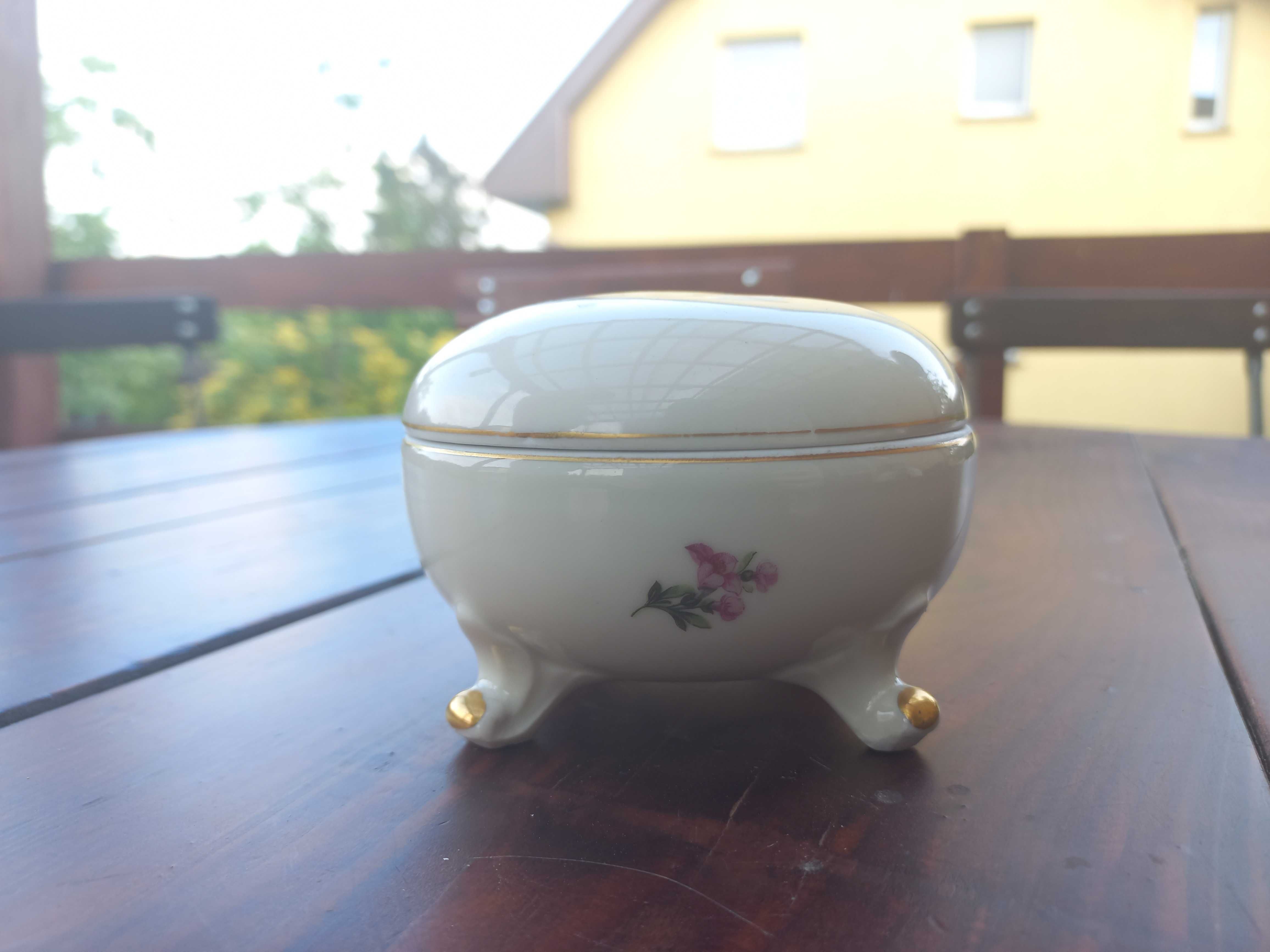 Kolekcjonerska porcelanowa szkatułka