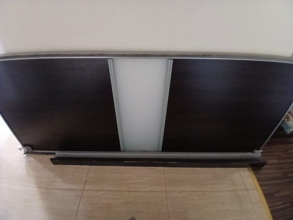 Drzwi przesuwne do szafy