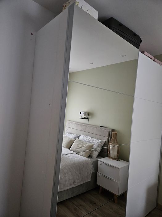 Szafa z lustrem 226 x 200 x 65,5