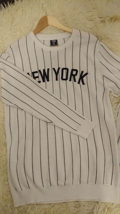 Кофта чоловіча біла в полоску