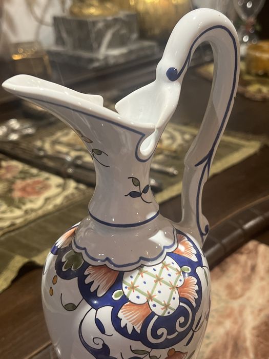 Stary dzbanek recznie malowany