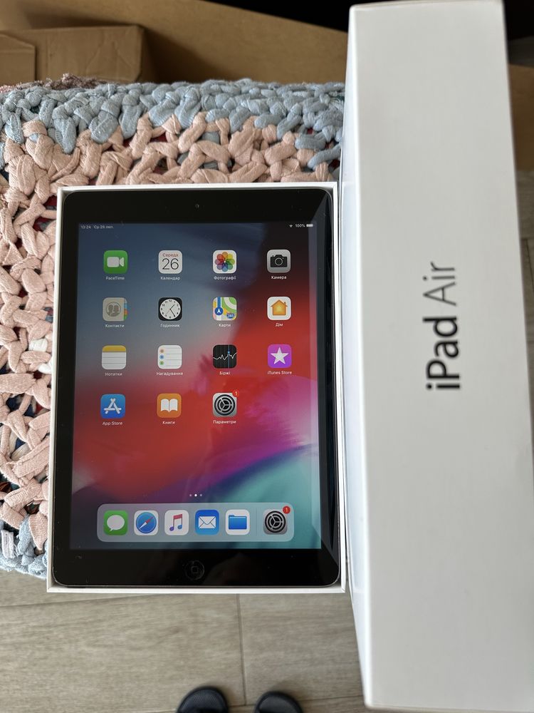 Планшет Apple A1474 IPad Air Wi-Fi  16GB Space Gray MD785TU/A