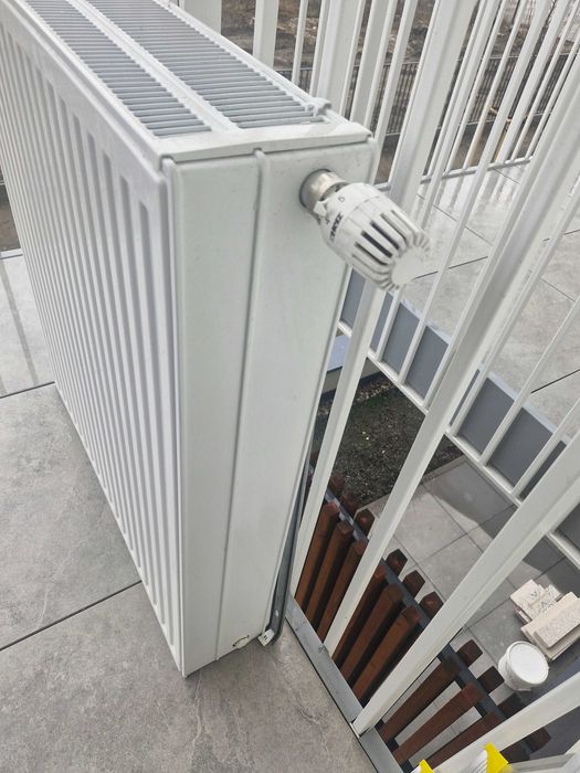 Grzejnik panelowy nowy , 80 x 90 , moc 1600 W