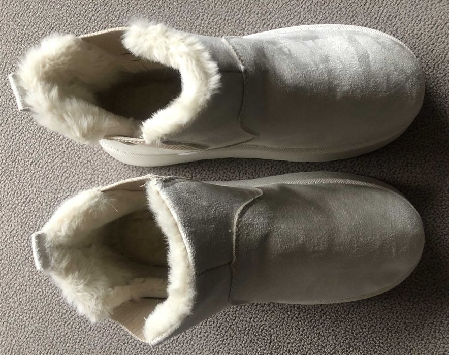 Buty zimowe damskie, kolor jasny-ecru, rozm.40 z metki, 25 cm, jak UGG