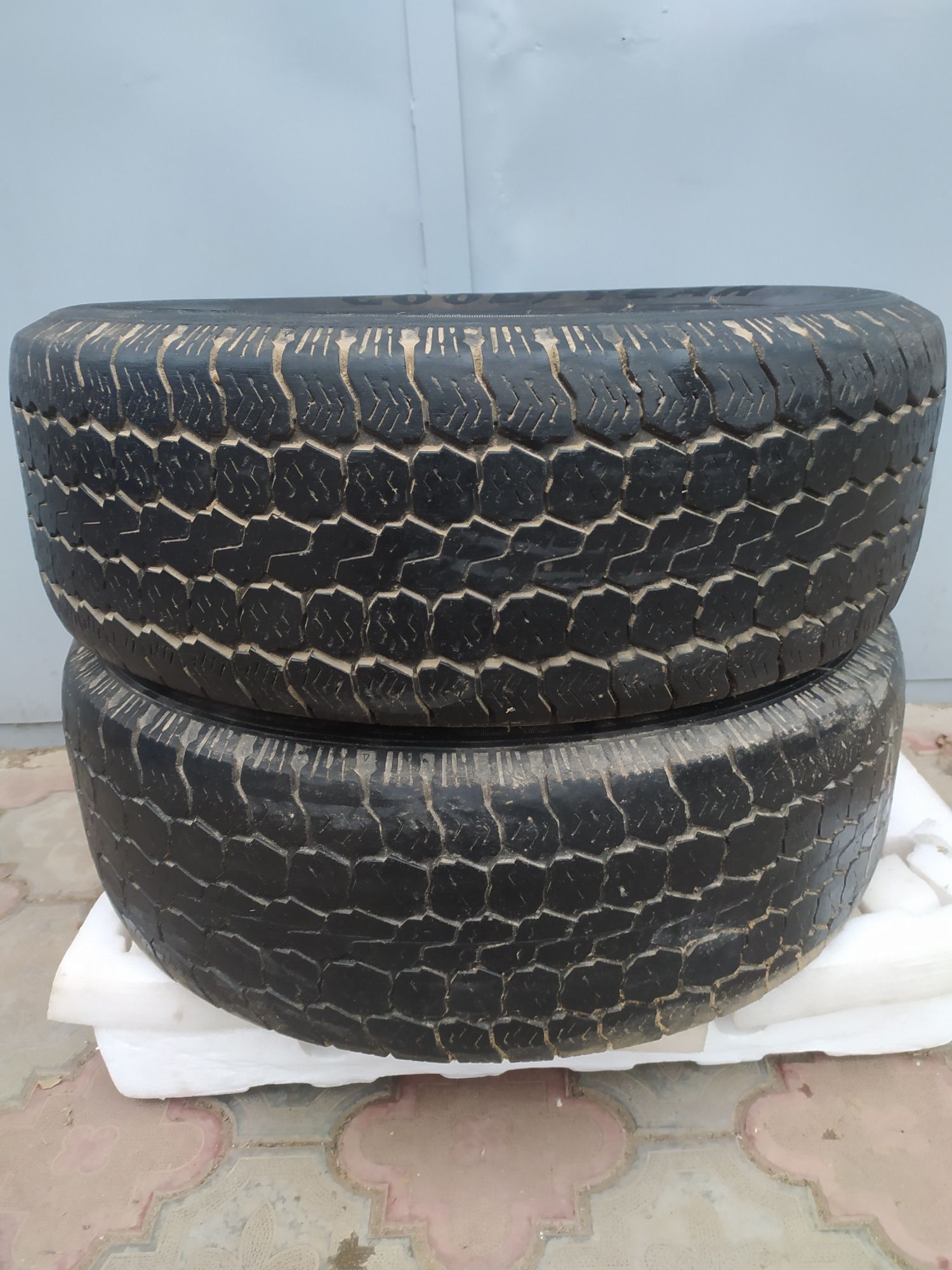 Резина GOODYEAR 235/65 R16C  з Німеччини