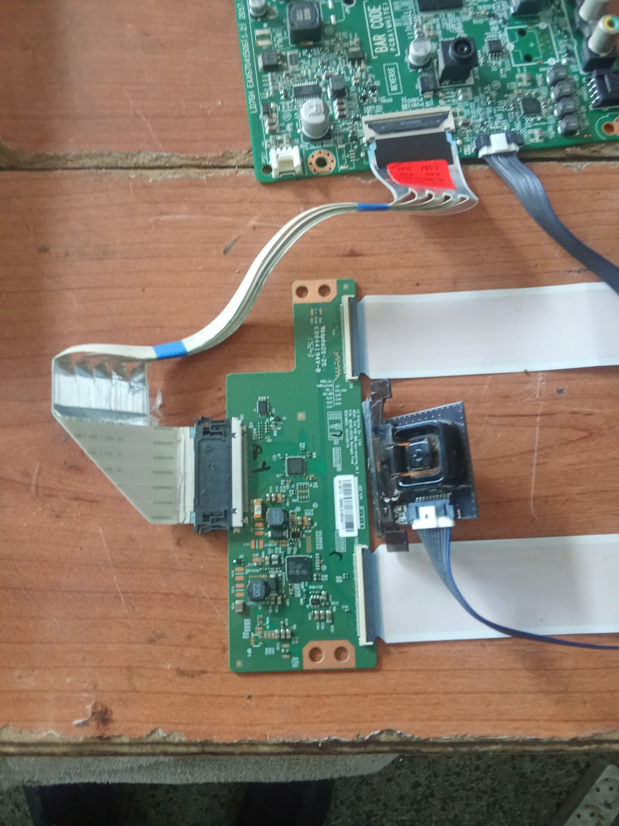 LG 43LJ515V Mainboard e acessórios