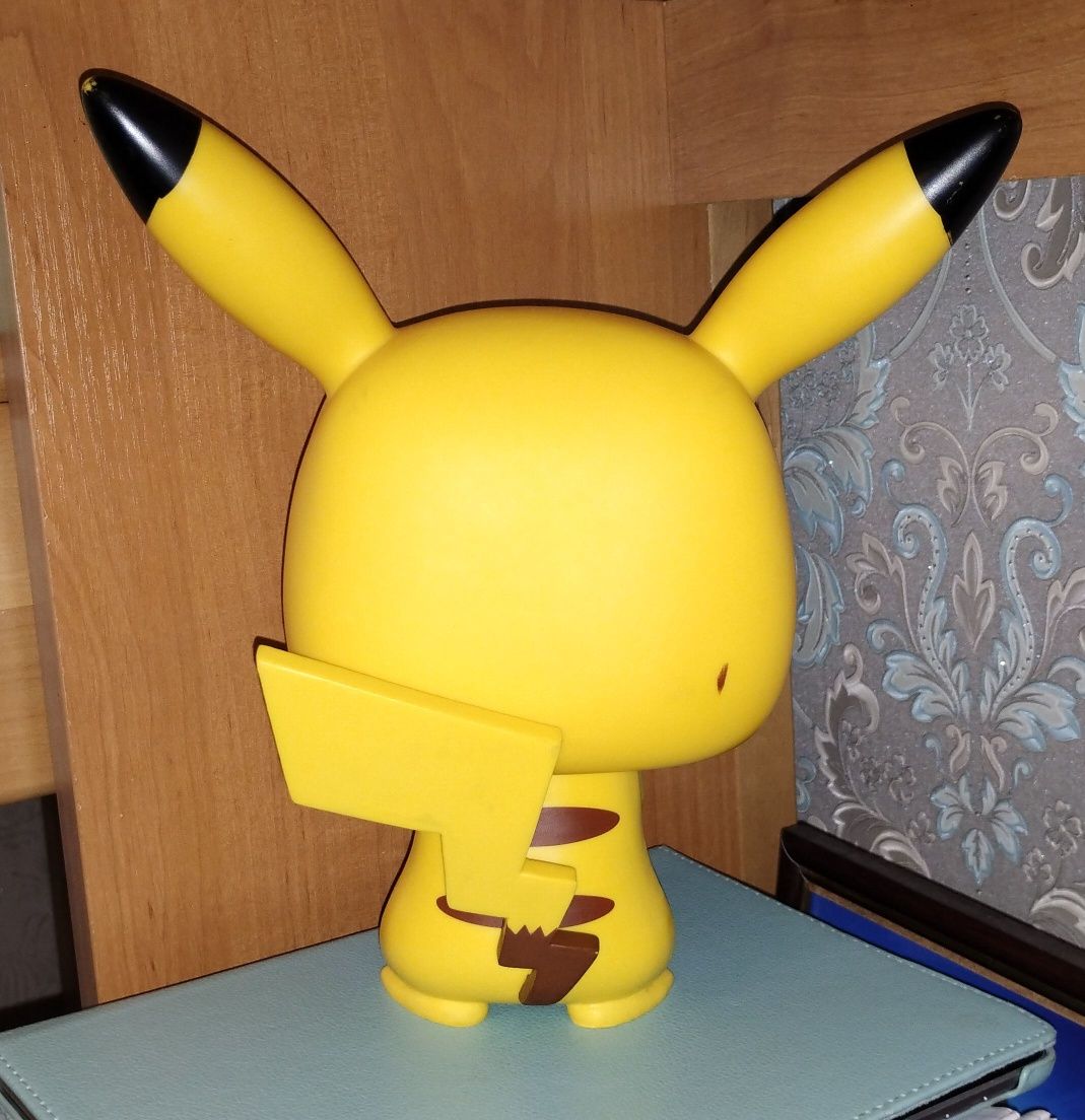 Funko pop Pikachu, оригінал, велика фігурка