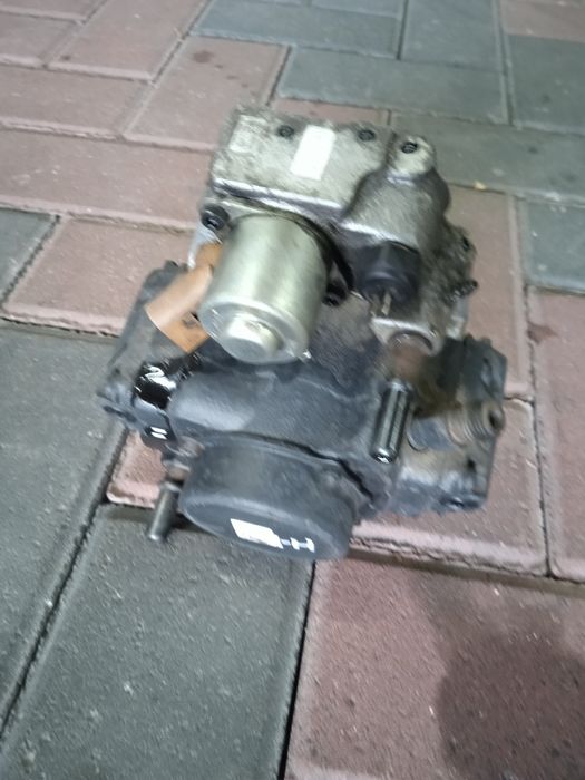 Насос високого тиску Kia 2.5 CRDi Hyundai H-1 Starex 33100-4A410