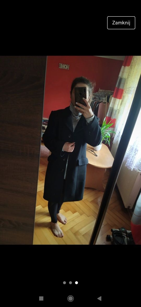 Czarny prosty płaszcz 36
