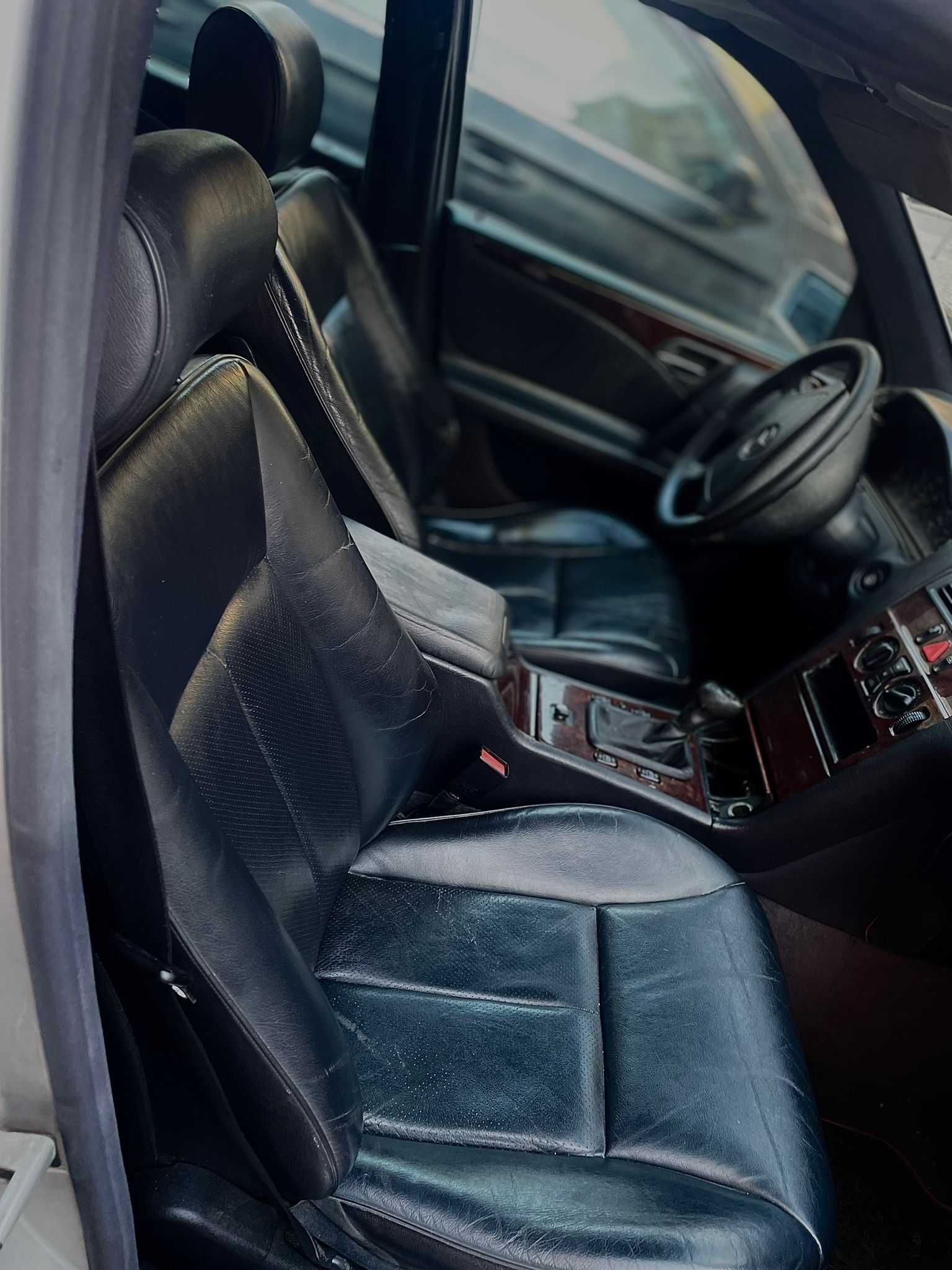 Mercedes E220D ótimo