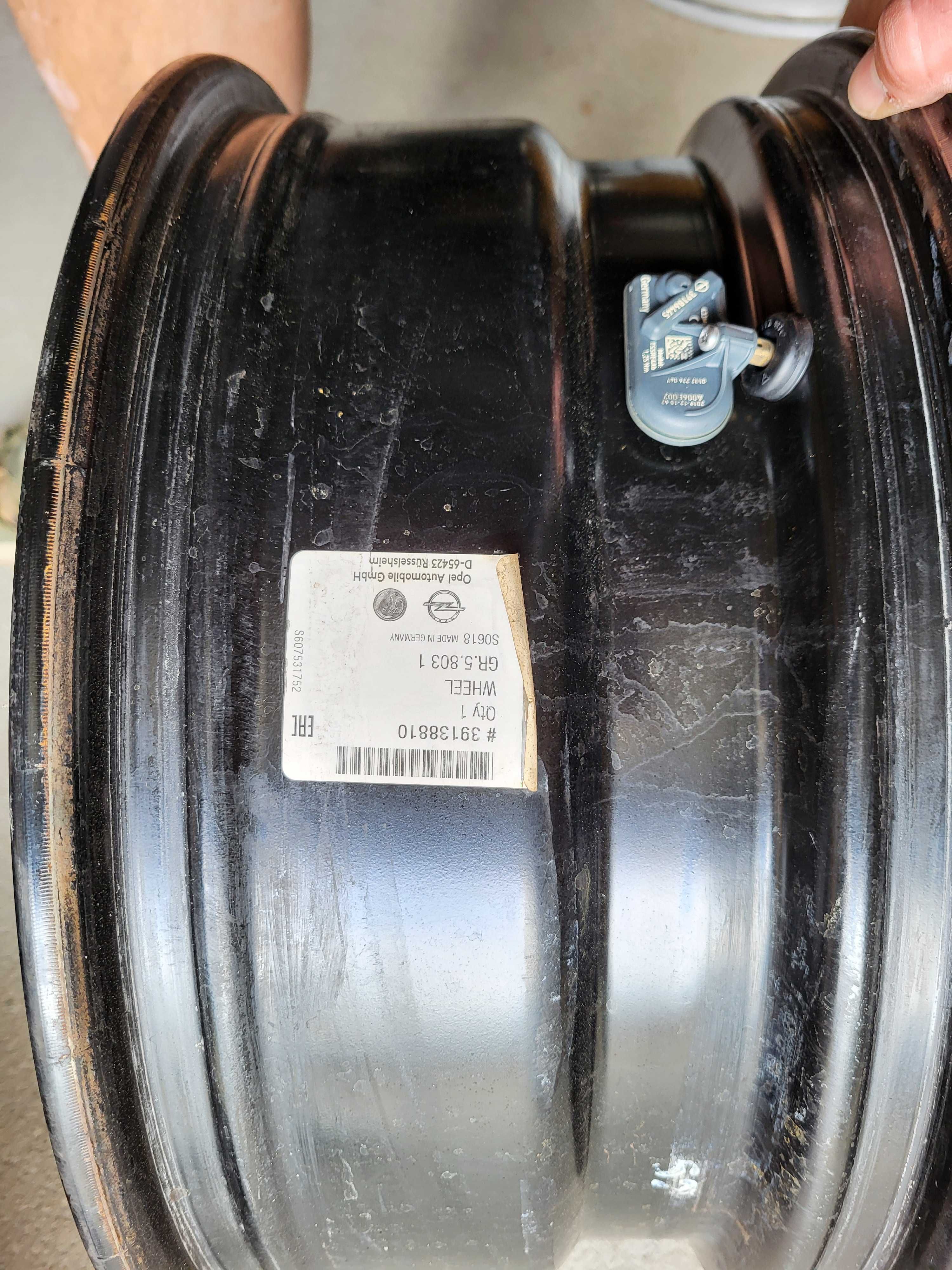 [847] Felgi stalowe Opel 17 cali 5x115 Insignia B Struktura + Czujniki