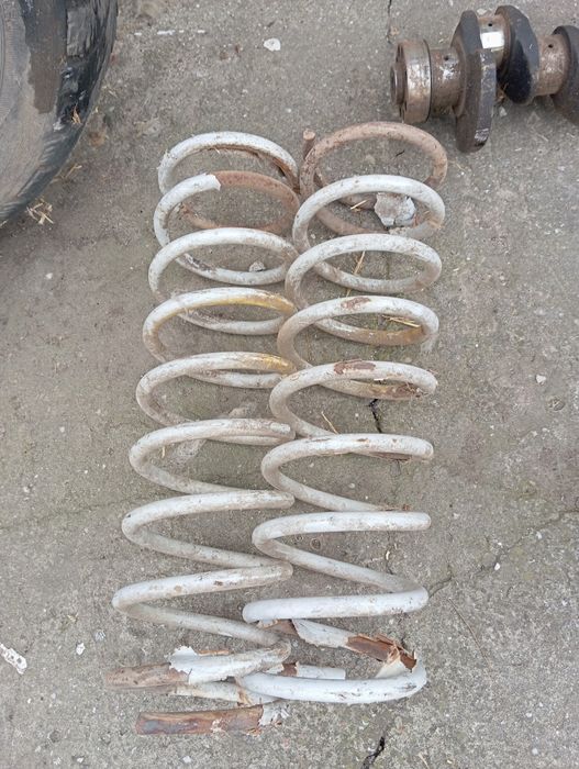 Продаю коленвал 2107 звоните договоримся.