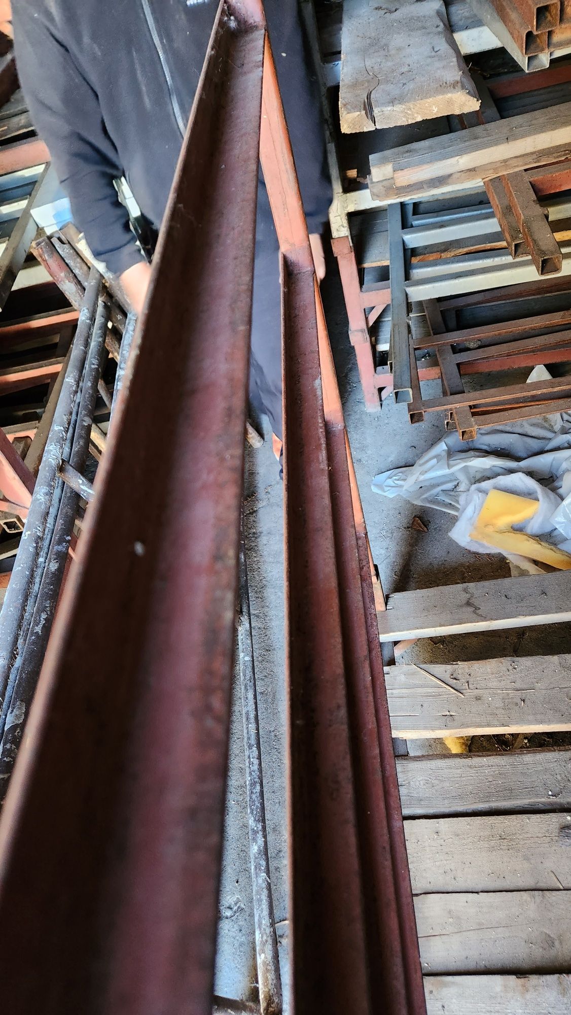 Regał metalowy z półkami kątownik 3mm konstrukcja metalowe kątowniki