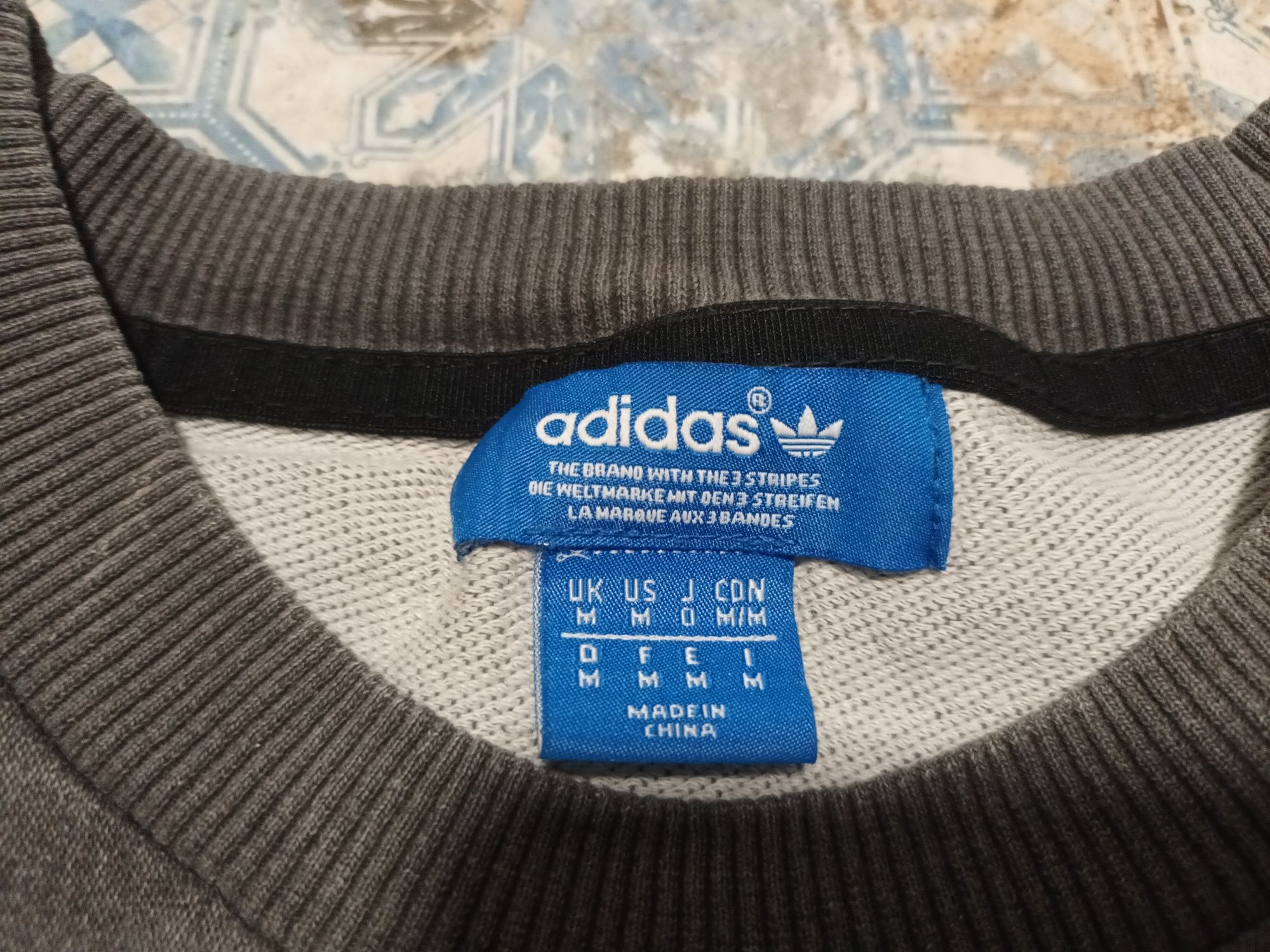 Bluza Adidas w bardzo dobrym stanie !