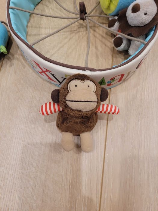 Karuzela dla dziecka do łóżeczka SkipHop Alphabet Zoo Musical