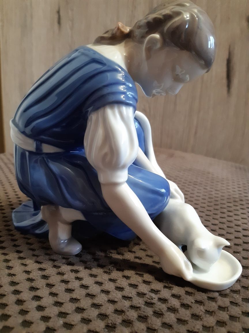 Figurka porcelanowa