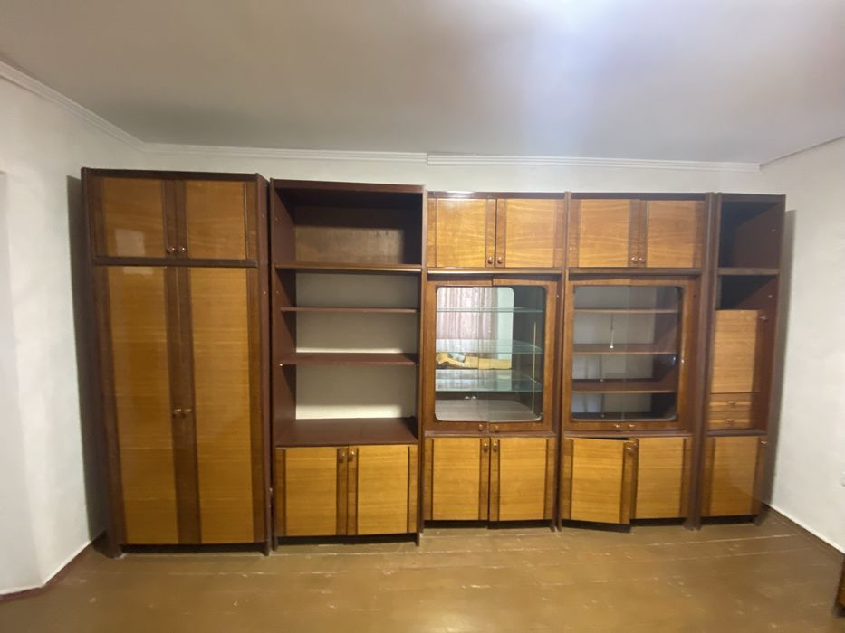 Пролається стінка