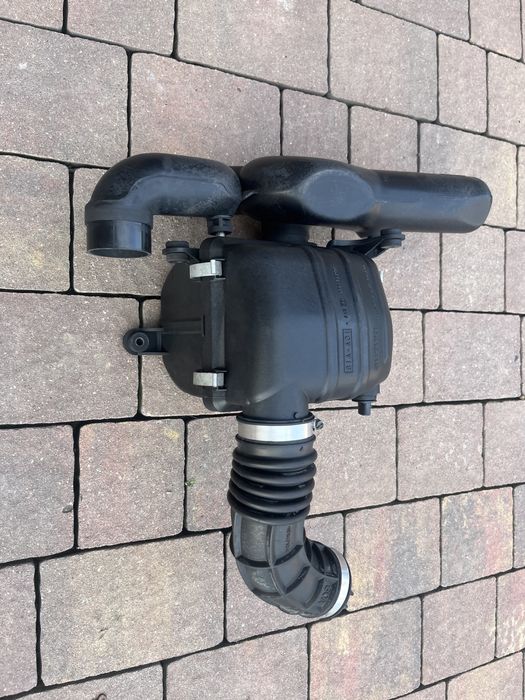 Suzuki Jimny 1.3 dohc obudowa filtra