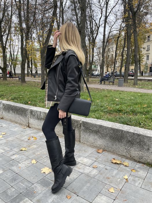 Жіночі чоботи шкіра