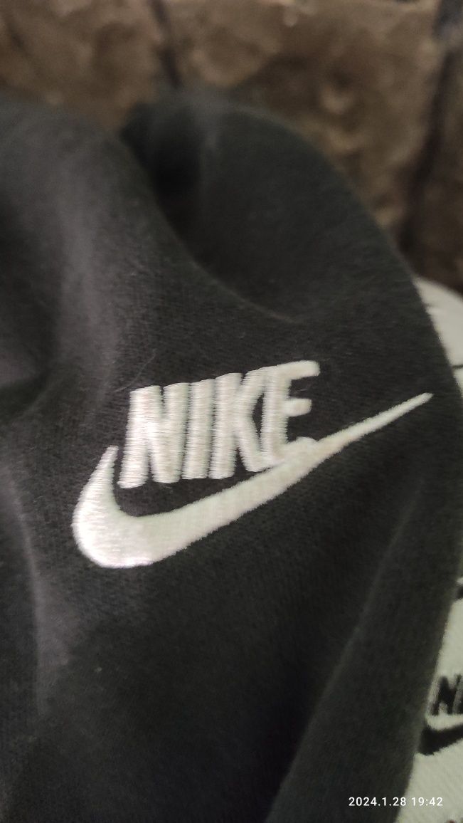 Штани Nike на лампасах