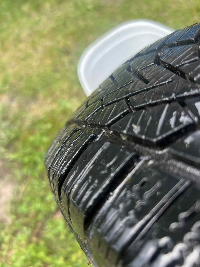 Opony zimowe nokian z felgami 185/65/R15