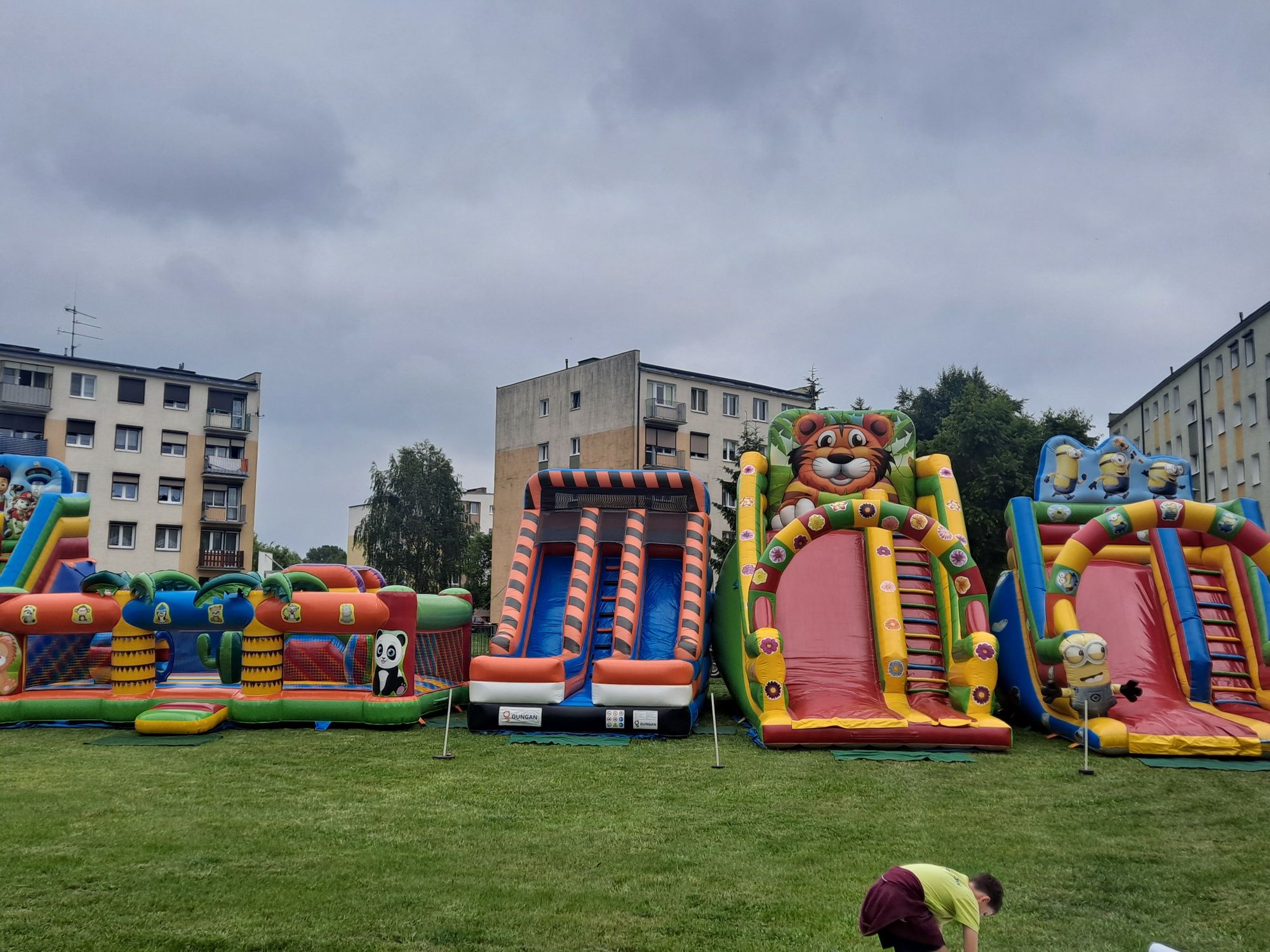 Zjeżdżalnie zamki dmuchane WYNAJEM wata balony animacje tatuaże