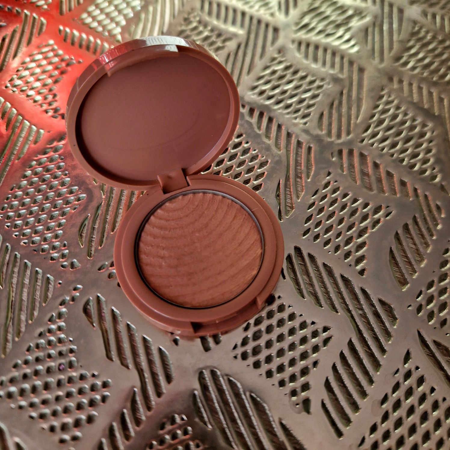 So Sculpt Blush
Modelujący róż brązujący