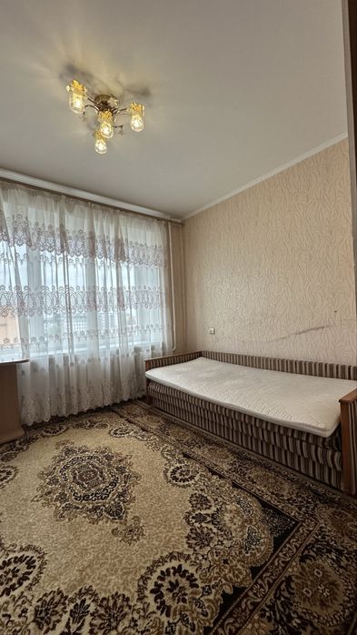 Продаж 3к поруч з центром міста . Міська лікарня