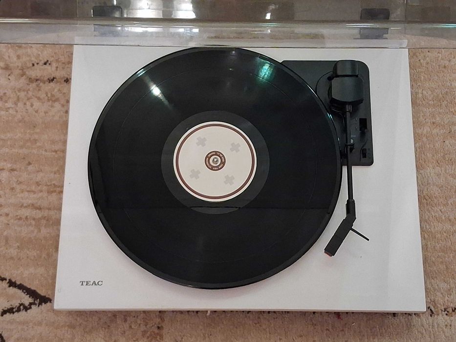 Gramofon TEAC TN-180BT