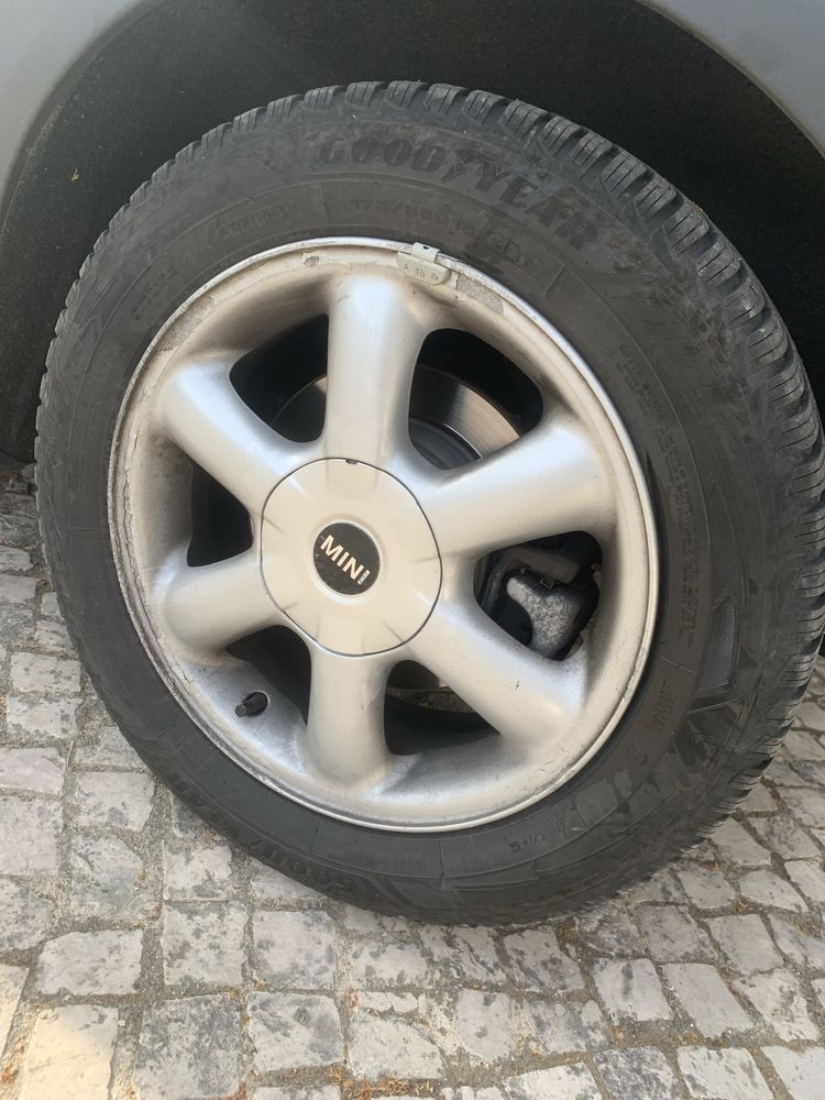4 Pneus 175/65 R15 e jantes oferta 4*100