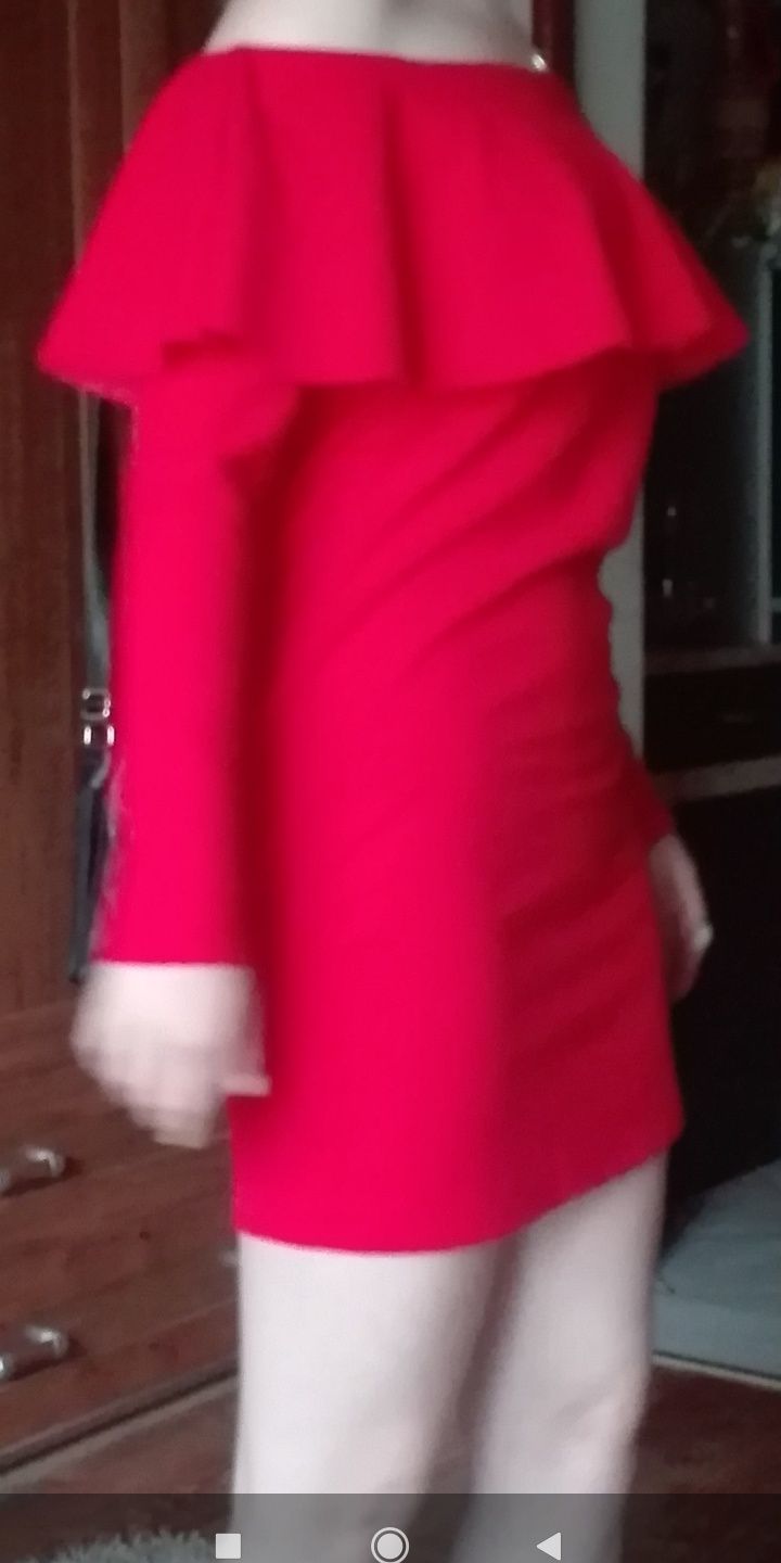 Czerwona sukienka