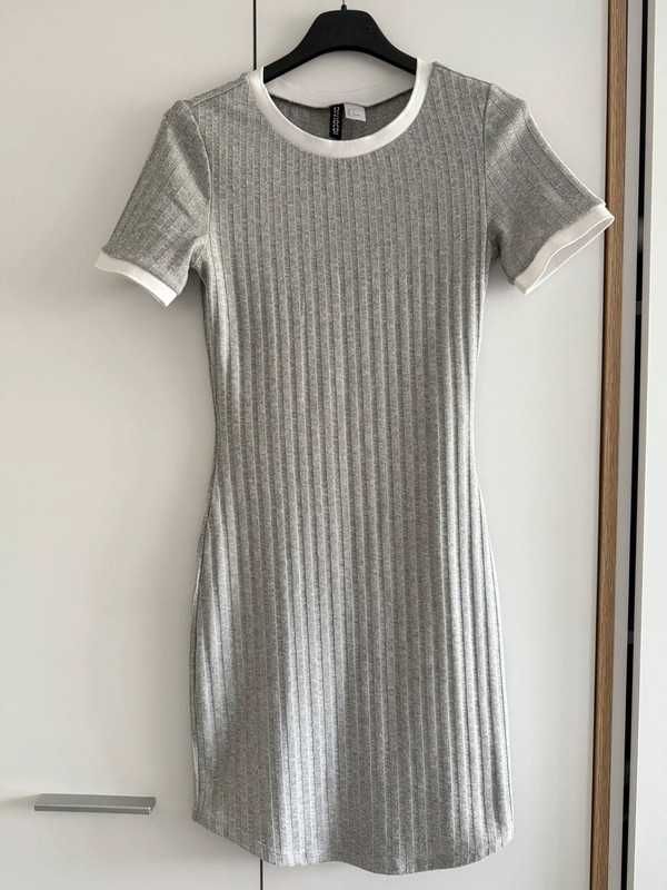 Sukienka obcisła w prążki H&M szara młodzieżowa na lato XS