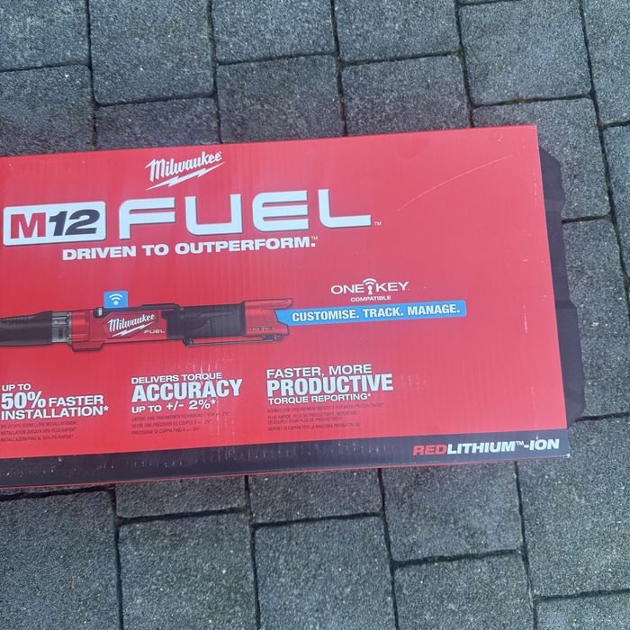 Klucz dynamometryczny Milwaukee M12 ONEFTR38