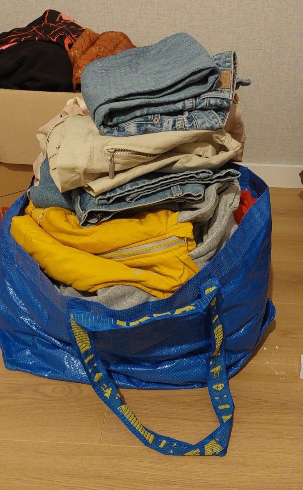 Paka ubrań różne rozmiary zestaw ponad 30 sztuk