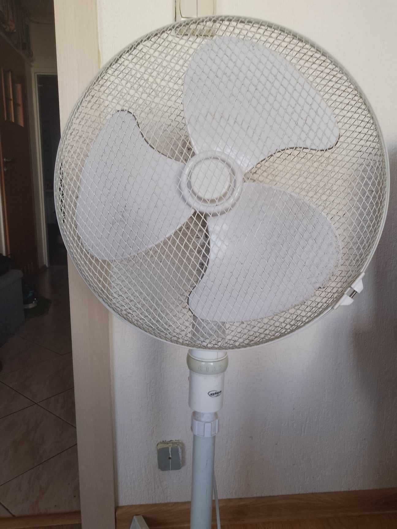 Wentylator na stojaku